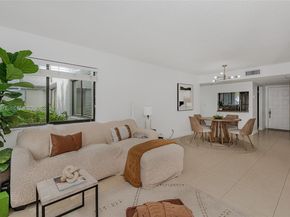 159 Lakeview Dr 102, Weston FL 33326