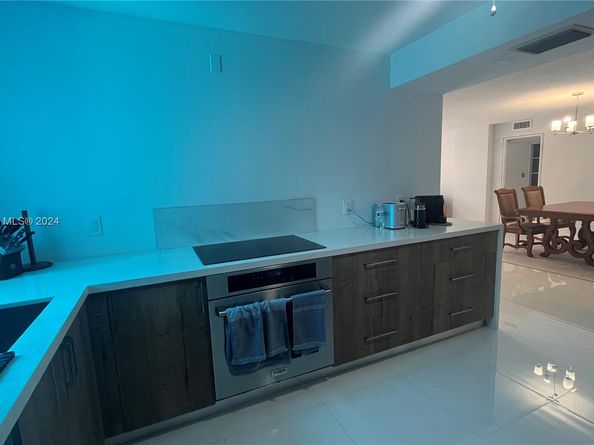 1865 S Ocean Dr 4F, Hallandale Beach FL 33009