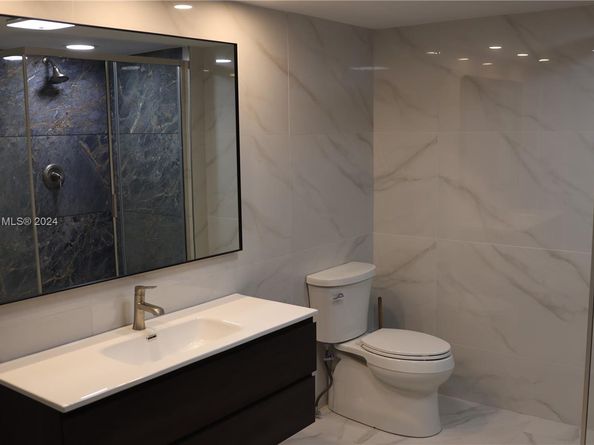 1865 S Ocean Dr 4F, Hallandale Beach FL 33009