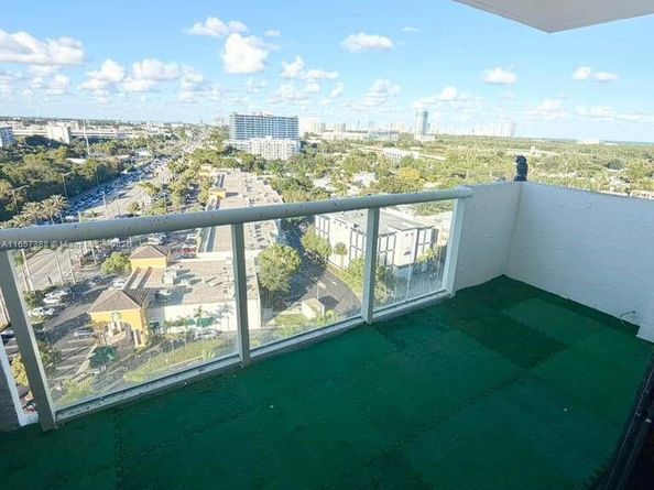 13499 Biscayne Blvd 1507, North Miami FL 33181