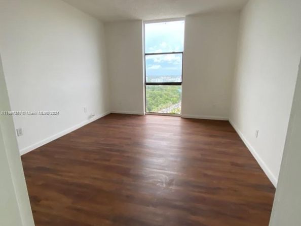 13499 Biscayne Blvd 1507, North Miami FL 33181