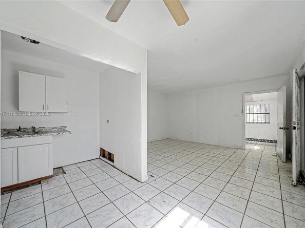 2481 NW 139th St, Opa-Locka FL 33054