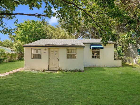 2481 NW 139th St, Opa-Locka FL 33054