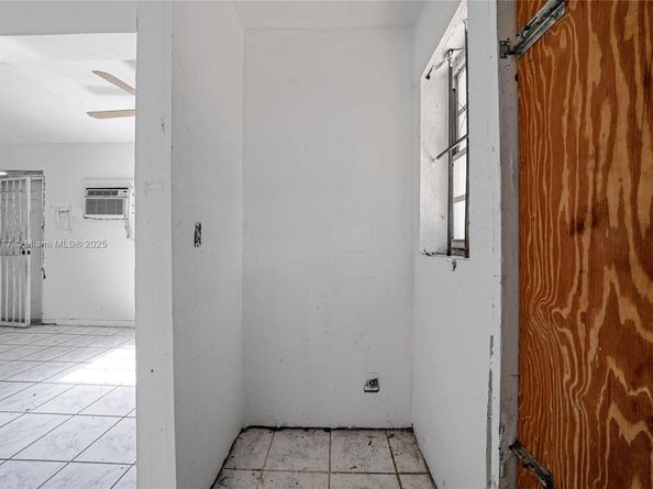 2481 NW 139th St, Opa-Locka FL 33054