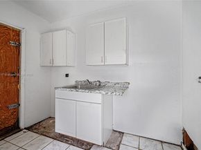 2481 NW 139th St, Opa-Locka FL 33054
