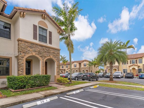 3202 SE 6th St, Homestead FL 33033