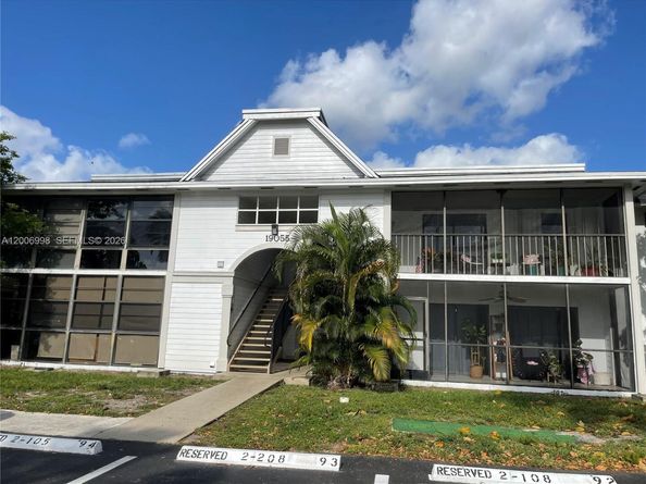 19055 NW 62nd Ave 205, Hialeah FL 33015