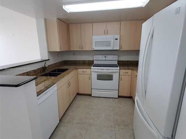 3000 Coral Way 1121, Miami FL 33145