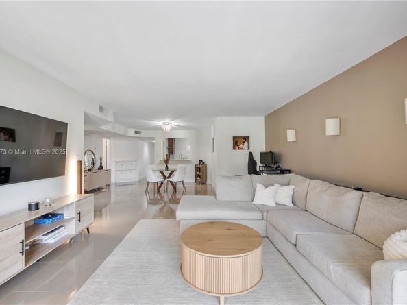 1706 Hammock Blvd 110, Coconut Creek FL 33063