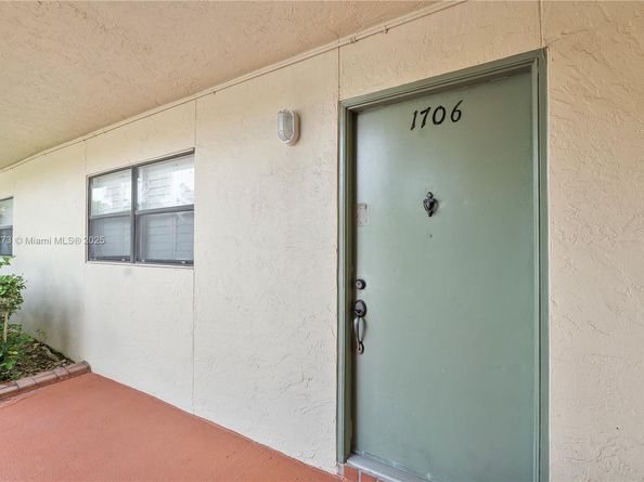1706 Hammock Blvd 110, Coconut Creek FL 33063