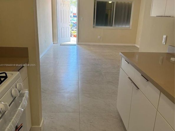 17051 NE 23rd Ave 1J, North Miami Beach FL 33160
