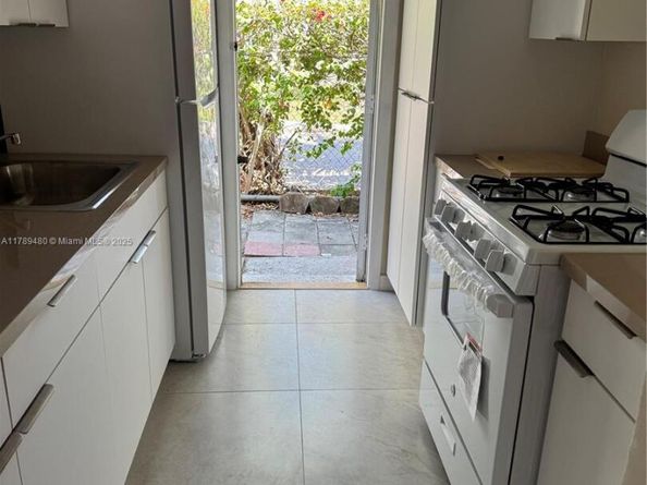 17051 NE 23rd Ave 1J, North Miami Beach FL 33160