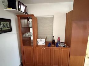 580 NW 185th St, Miami Gardens FL 33169