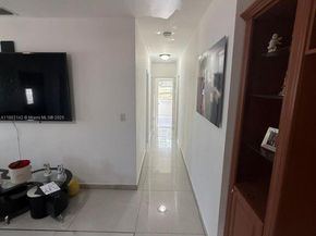 580 NW 185th St, Miami Gardens FL 33169