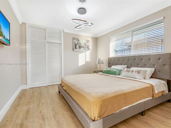 5740 NE 19th Ave, Fort Lauderdale FL 33308