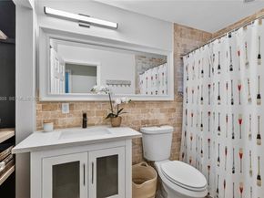 4761 NE 18th Ave, Oakland Park FL 33334