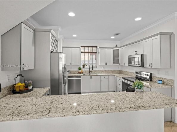 14027 SW 274th Ter, Homestead FL 33032