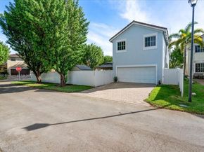 14027 SW 274th Ter, Homestead FL 33032