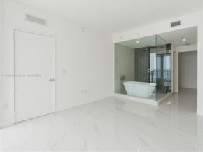 700 NE 24th St 3606, Miami FL 33137