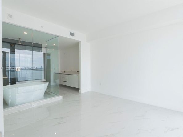 700 NE 24th St 3606, Miami FL 33137