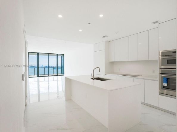 700 NE 24th St 3606, Miami FL 33137