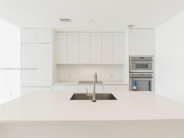 700 NE 24th St 3606, Miami FL 33137
