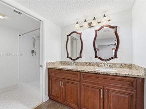 700 SW 137th Ave 215H, Pembroke Pines FL 33027