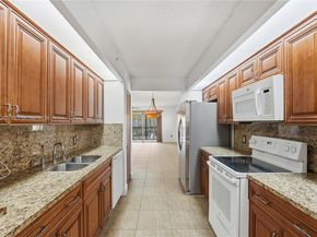 700 SW 137th Ave 215H, Pembroke Pines FL 33027