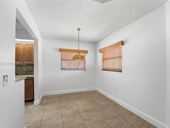 700 SW 137th Ave 215H, Pembroke Pines FL 33027