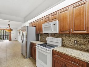 700 SW 137th Ave 215H, Pembroke Pines FL 33027
