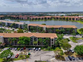 700 SW 137th Ave 215H, Pembroke Pines FL 33027