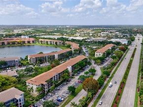 700 SW 137th Ave 215H, Pembroke Pines FL 33027