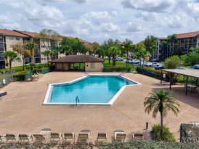 700 SW 137th Ave 215H, Pembroke Pines FL 33027