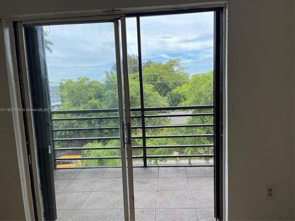 13500 NE 3rd Ct 402, North Miami FL 33161