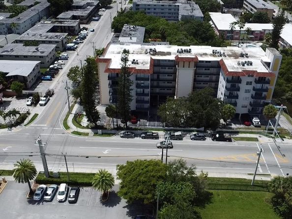 12590 NE 16th Ave 608, North Miami FL 33161