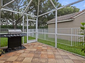 4052 Pine Ridge Ln, Weston FL 33331