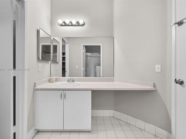6968 SW 39th St F204, Davie FL 33314