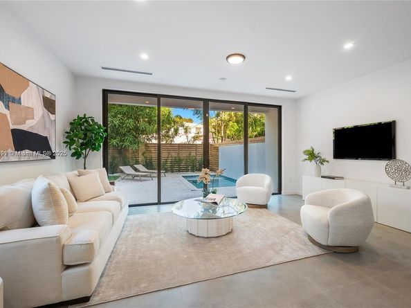 1533 SW 22nd Terrace, Miami FL 33145