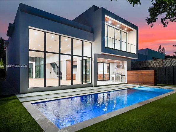 229 NW 42nd St, Miami FL 33127