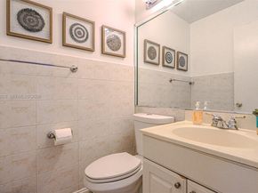 3331 Farragut St 8A, Hollywood FL 33021