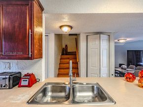 3331 Farragut St 8A, Hollywood FL 33021