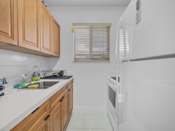1910 NW 31st St, Miami FL 33142