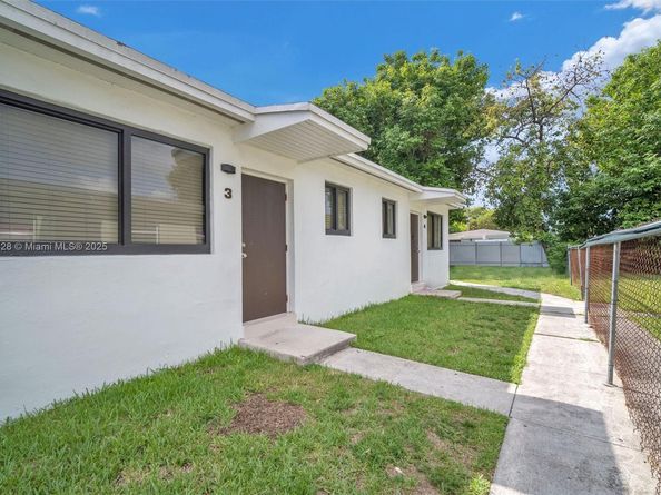1910 NW 31st St, Miami FL 33142