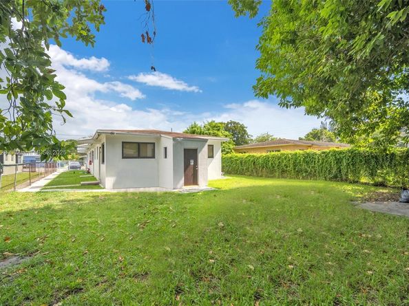 1910 NW 31st St, Miami FL 33142