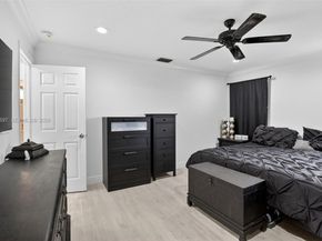 10614 SW 17th Pl, Davie FL 33324