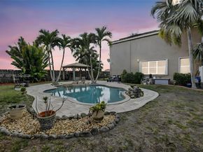 10614 SW 17th Pl, Davie FL 33324