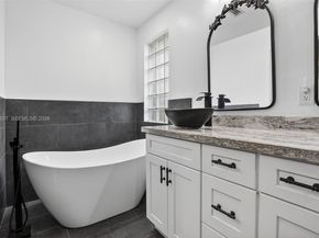 10614 SW 17th Pl, Davie FL 33324