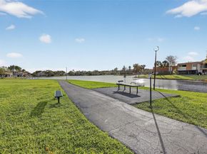 10614 SW 17th Pl, Davie FL 33324