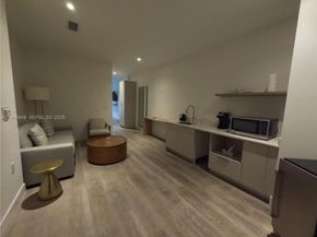 239 SW 9th St 508, Miami FL 33130
