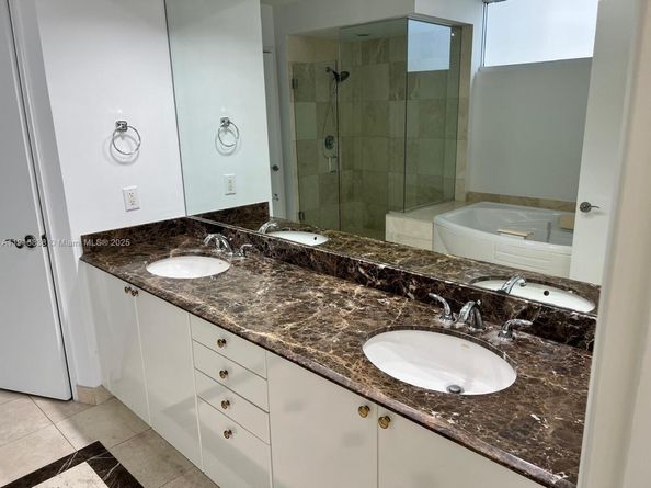 17555 Collins Ave 406, Sunny Isles Beach FL 33160